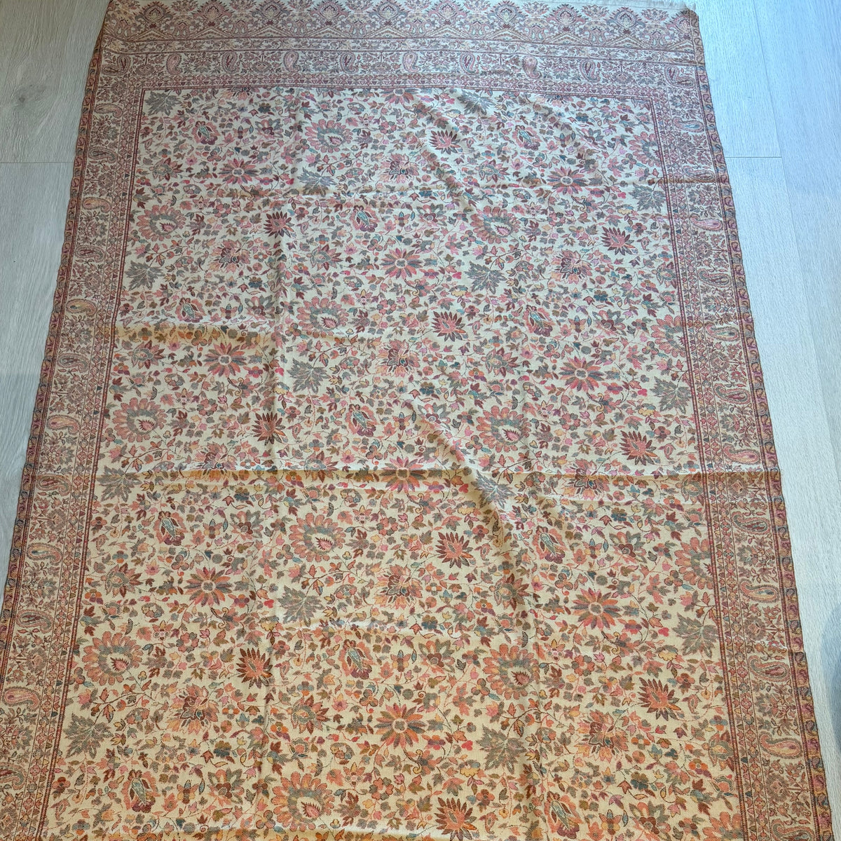 Beige Kani Wool Shawl - Scattered Floral Design for Everyday Wear