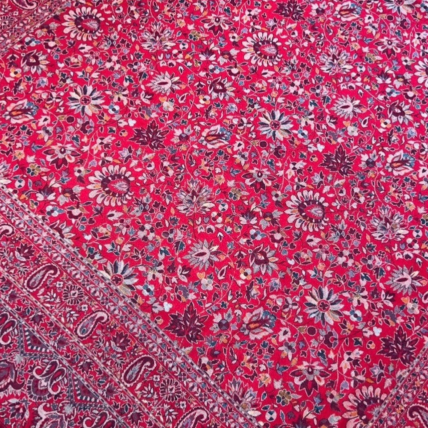 Kani Shawl in maroon close up